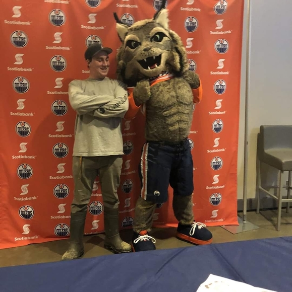 Meet your Posher, Skylar - Picture 1 of 1